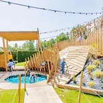 Uniek Op Rustige, Kindvriendelijke Site Ostende